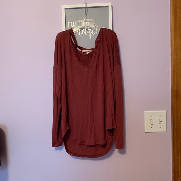 Express Open Shoulder Shirt - Picture 4 of 5